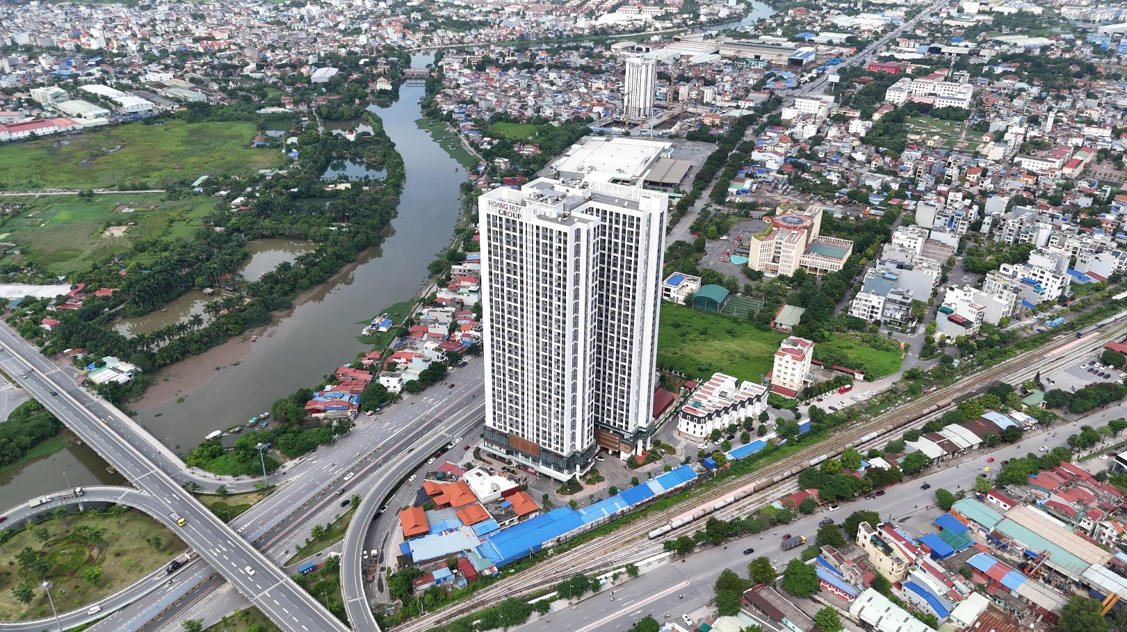 Doanh nghiep bat dong san cua ong Do Huu Ha sap len san HoSE hinh anh