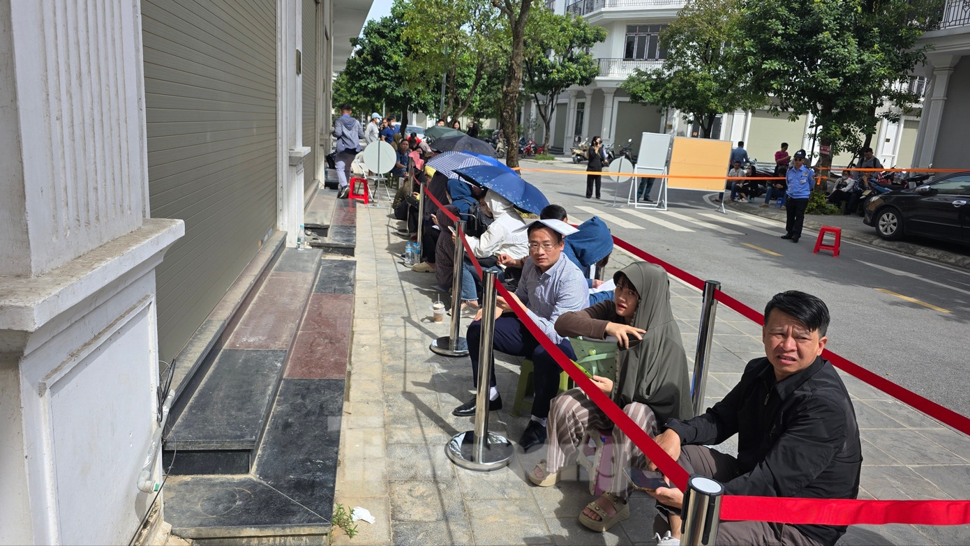 mua nha dong anh,  xep hang mua noxh,  mua noxh dong anh anh 2