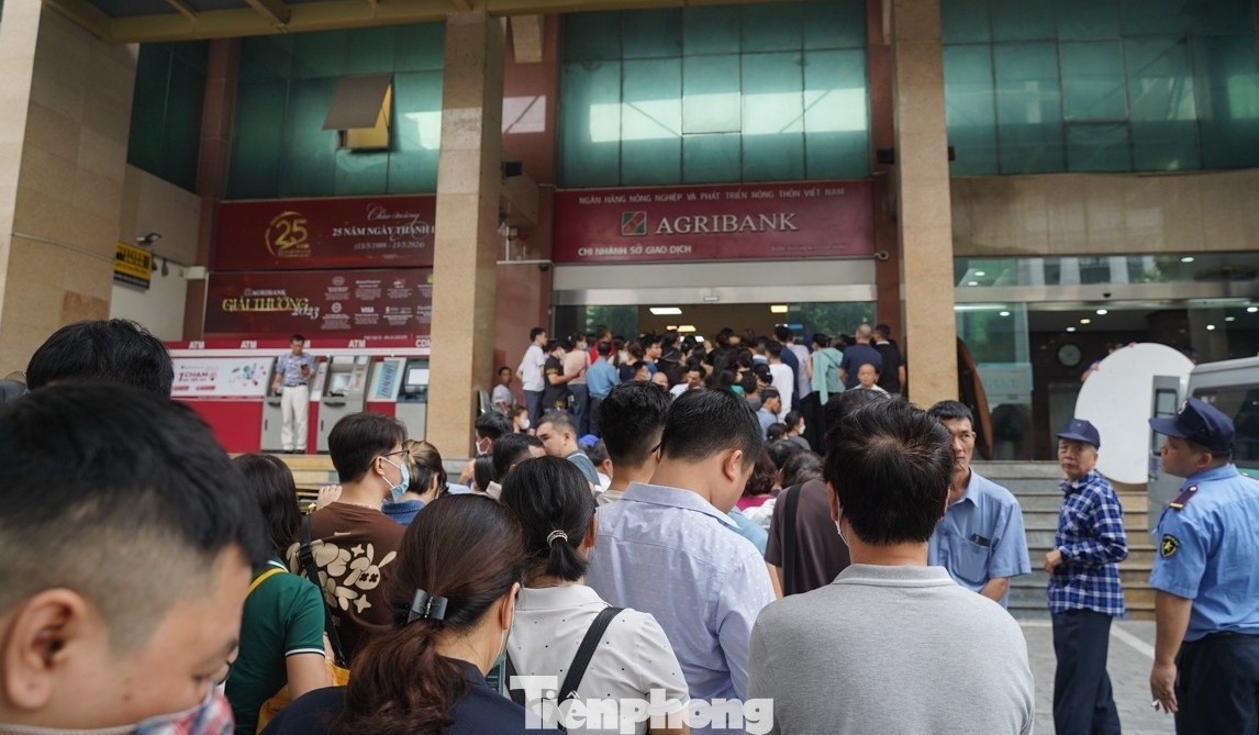 thi truong vang,  vang mieng,  dau gia vang anh 1