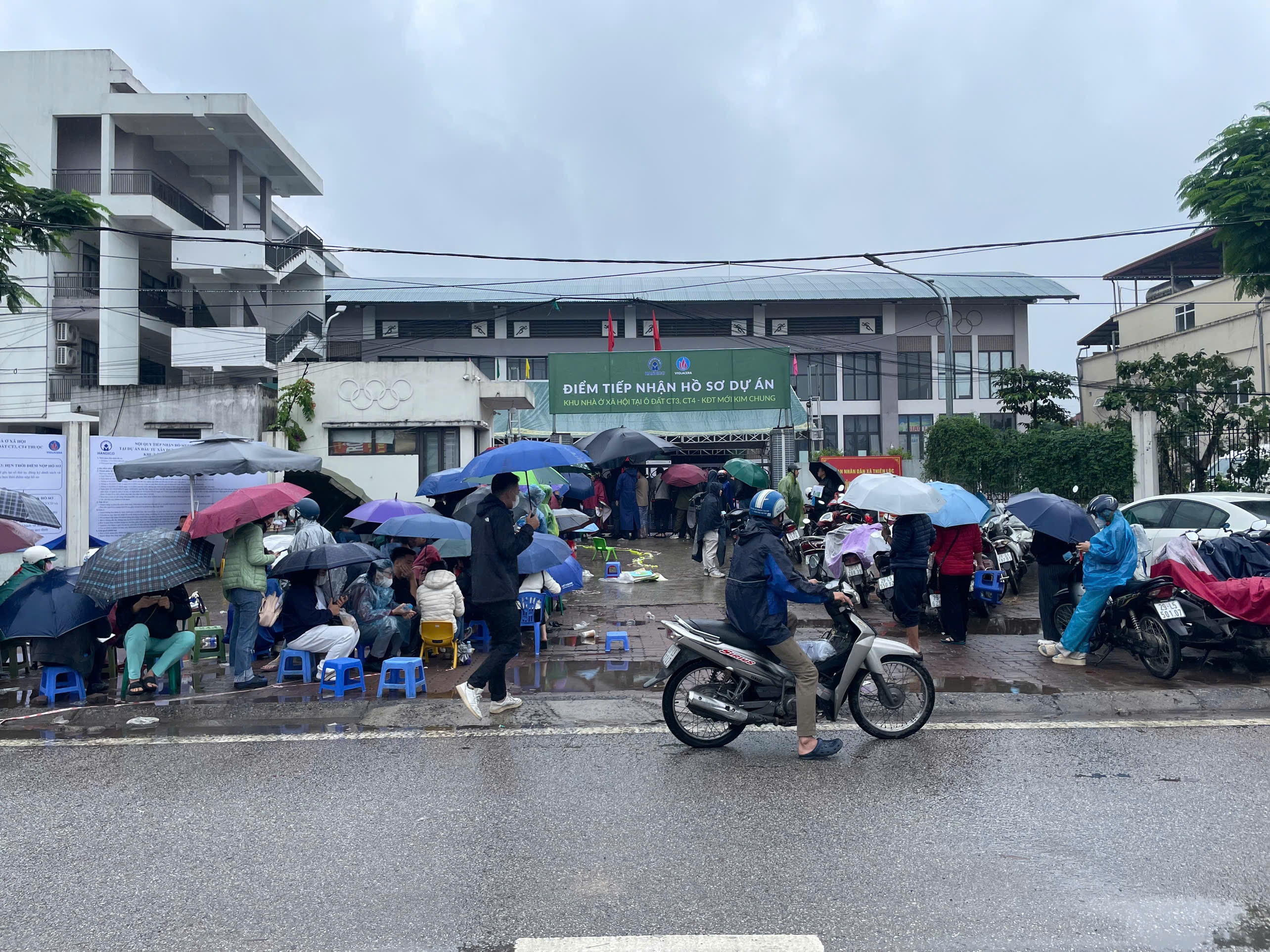 Thang Long Green City,  mua noxh dong anh,  xep hang mua noxh anh 3