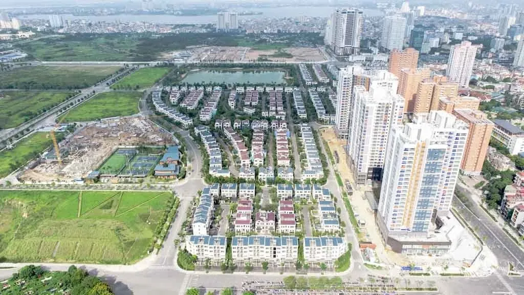 Ton kho bat dong san lon tu doanh nghiep den ngan hang hinh anh