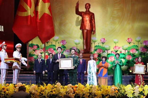 Ho so cong ty Viettel tai Campuchia vua duoc phong Anh hung Lao dong hinh anh