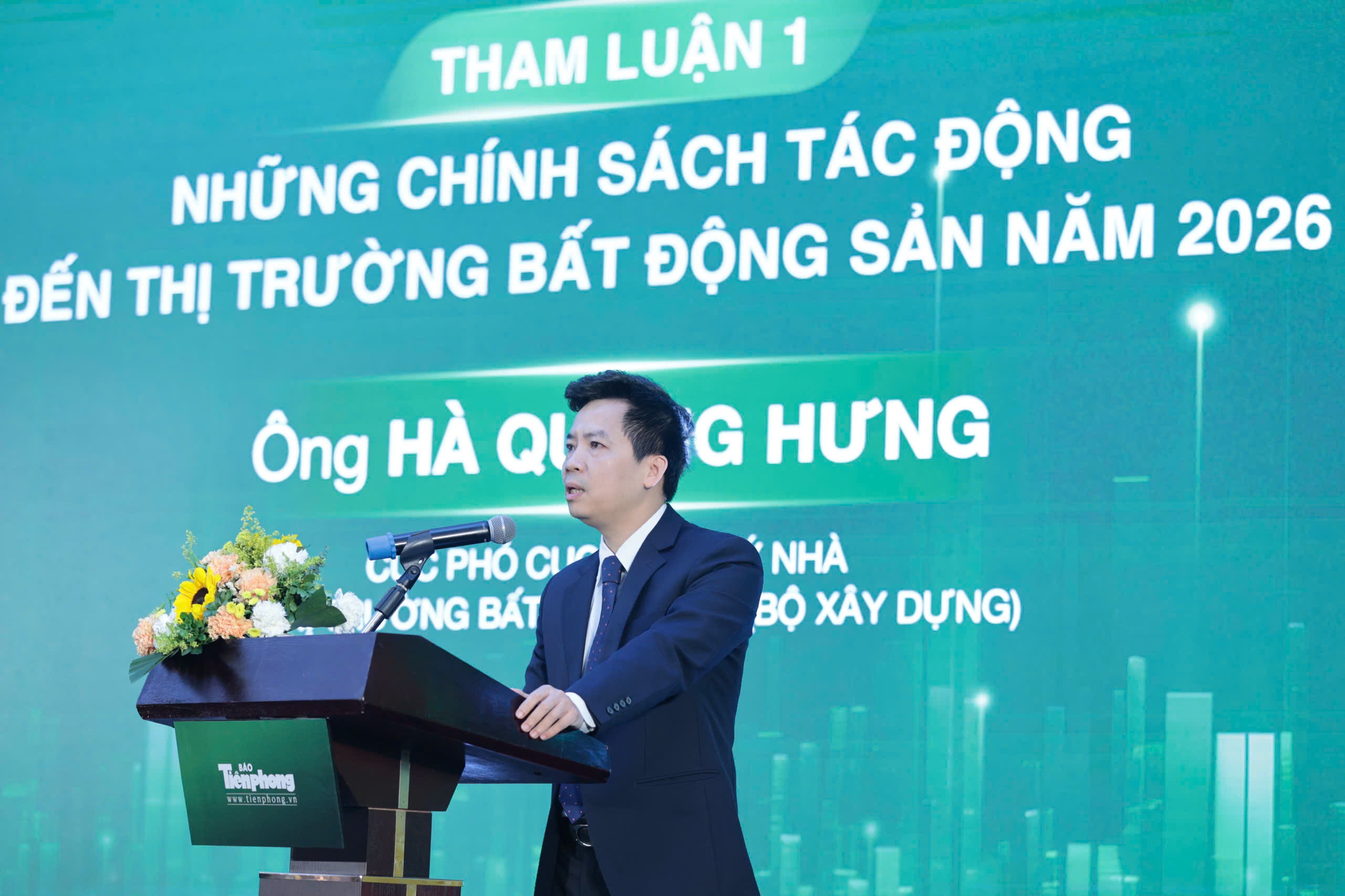 Thi truong bat dong san 2026 soi dong trong su than trong hinh anh