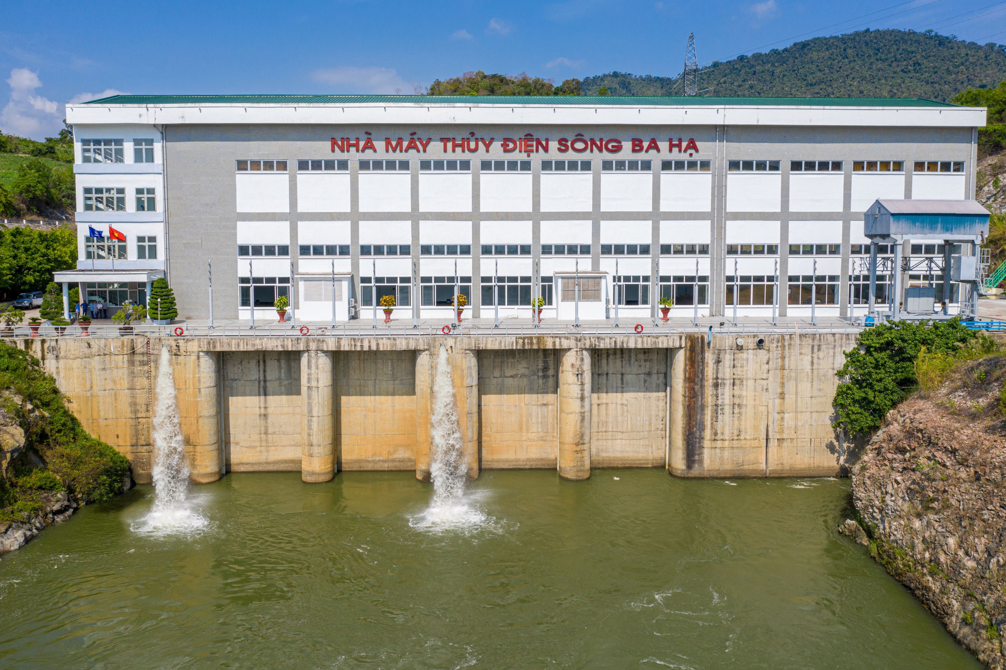 Thuy dien Song Ba Ha lai lon sau lum xum xa lu hinh anh