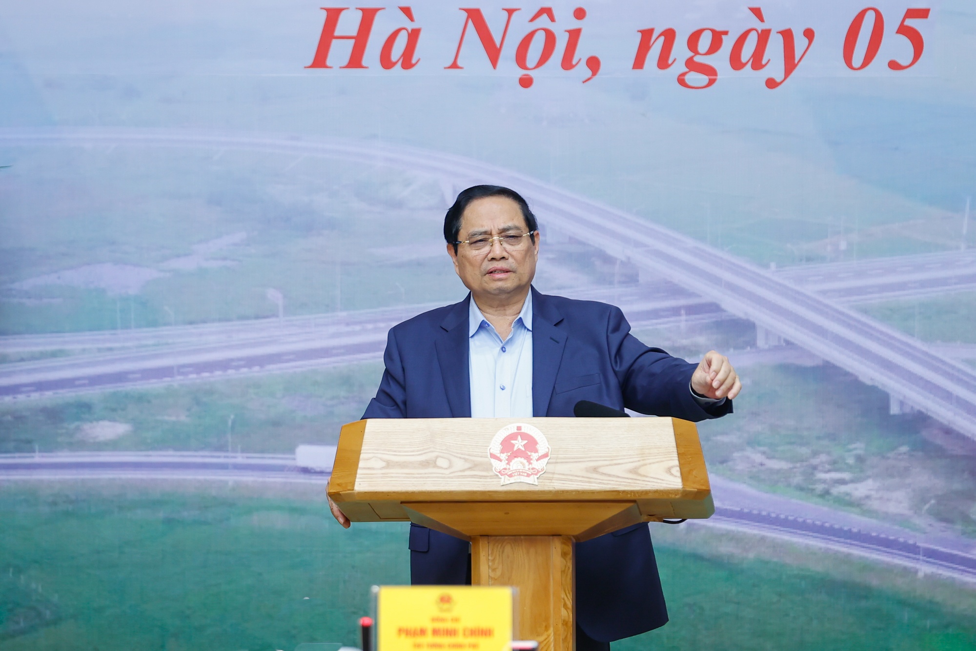 Thu tuong yeu cau dau tu them cao toc, duong sat ket noi Long Thanh hinh anh