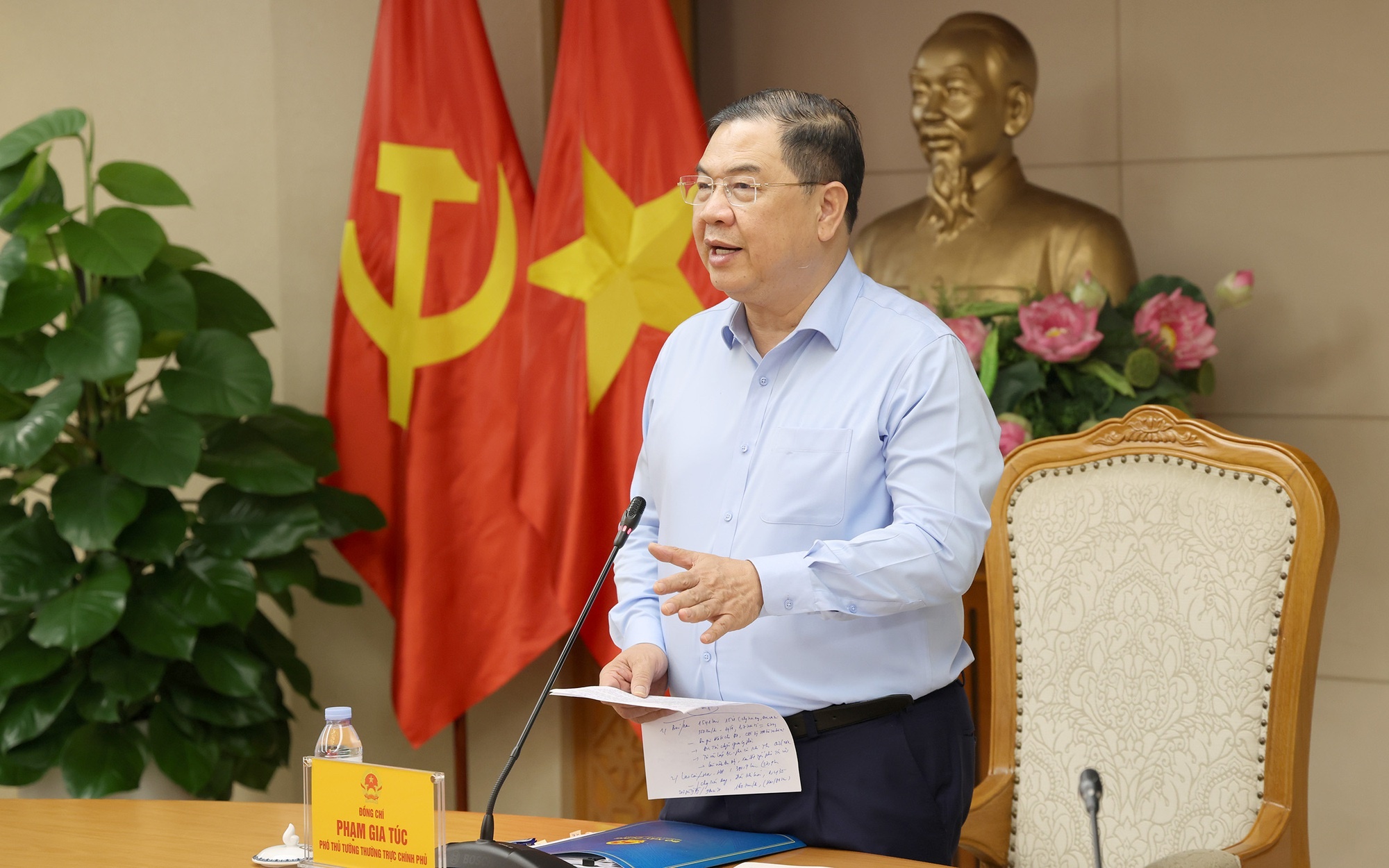 Chinh phu yeu cau tang toc trien khai duong sat toc do cao Bac - Nam hinh anh