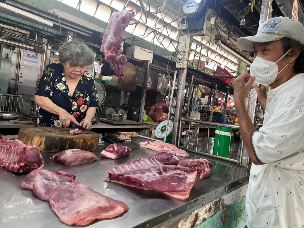 Thit heo 'dung gia' van e hinh anh