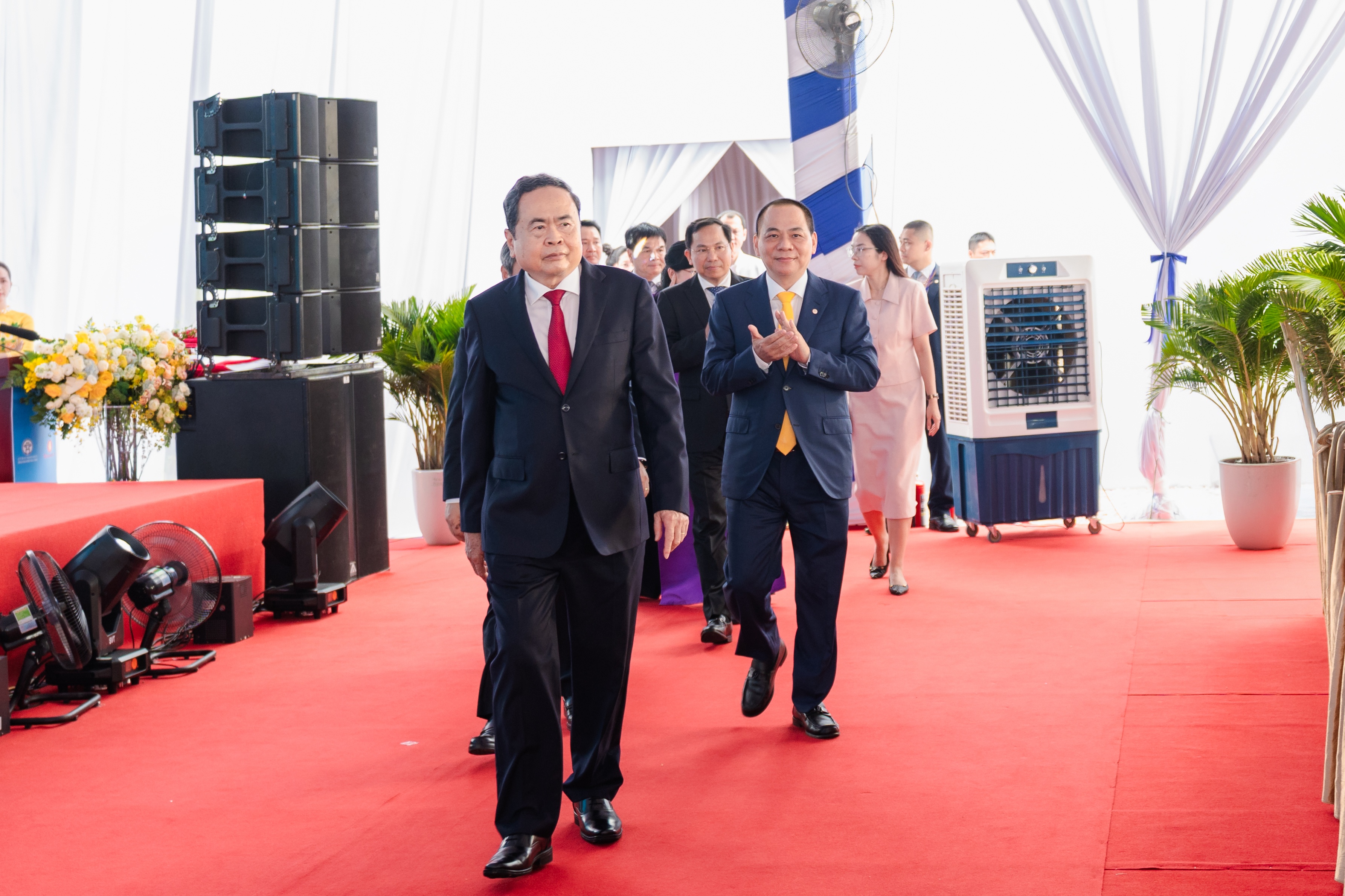 Vingroup khoi cong truc khong gian Quoc lo 1A hon 160.000 ty hinh anh
