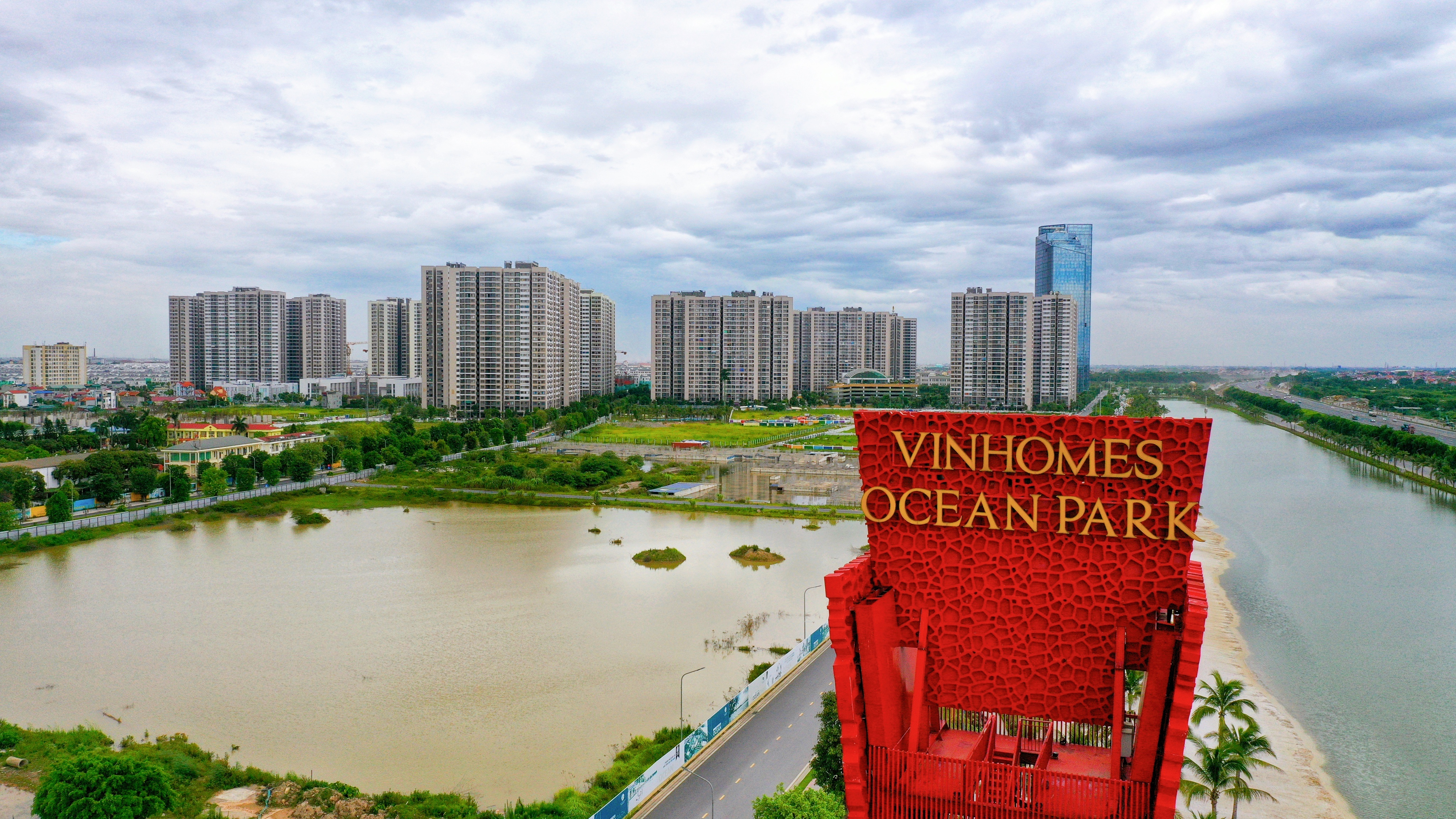 Vinhomes so huu bao nhieu dat truoc khi tuyen bo dung gom them? hinh anh