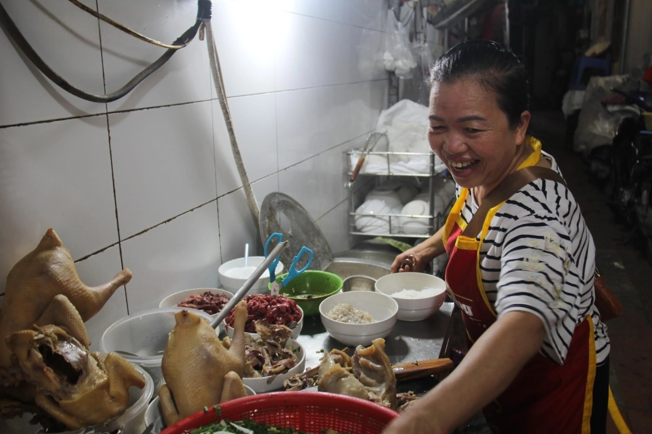 Những bát phở 20.000-30.000 đồng hiếm hoi ở Hà Nội giữa tâm 'bão giá'