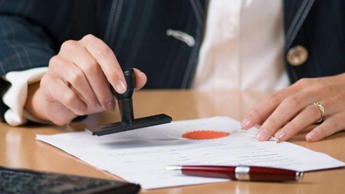 Đề xuất bỏ công chứng giao dịch đất đai: Người mua nhà gặp rủi ro nào?