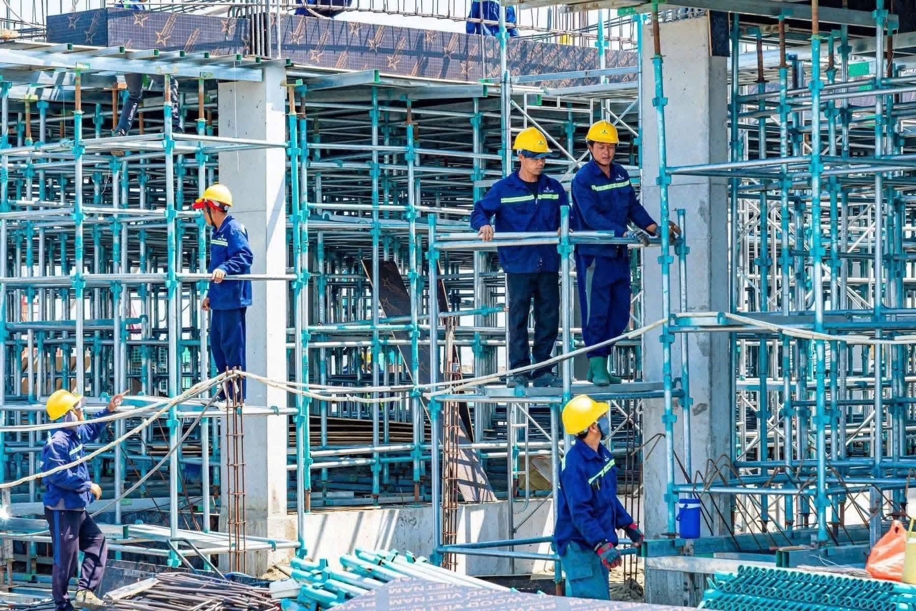 Vingroup huy động gần 9.000 người thi công đại dự án ở Quảng Ninh