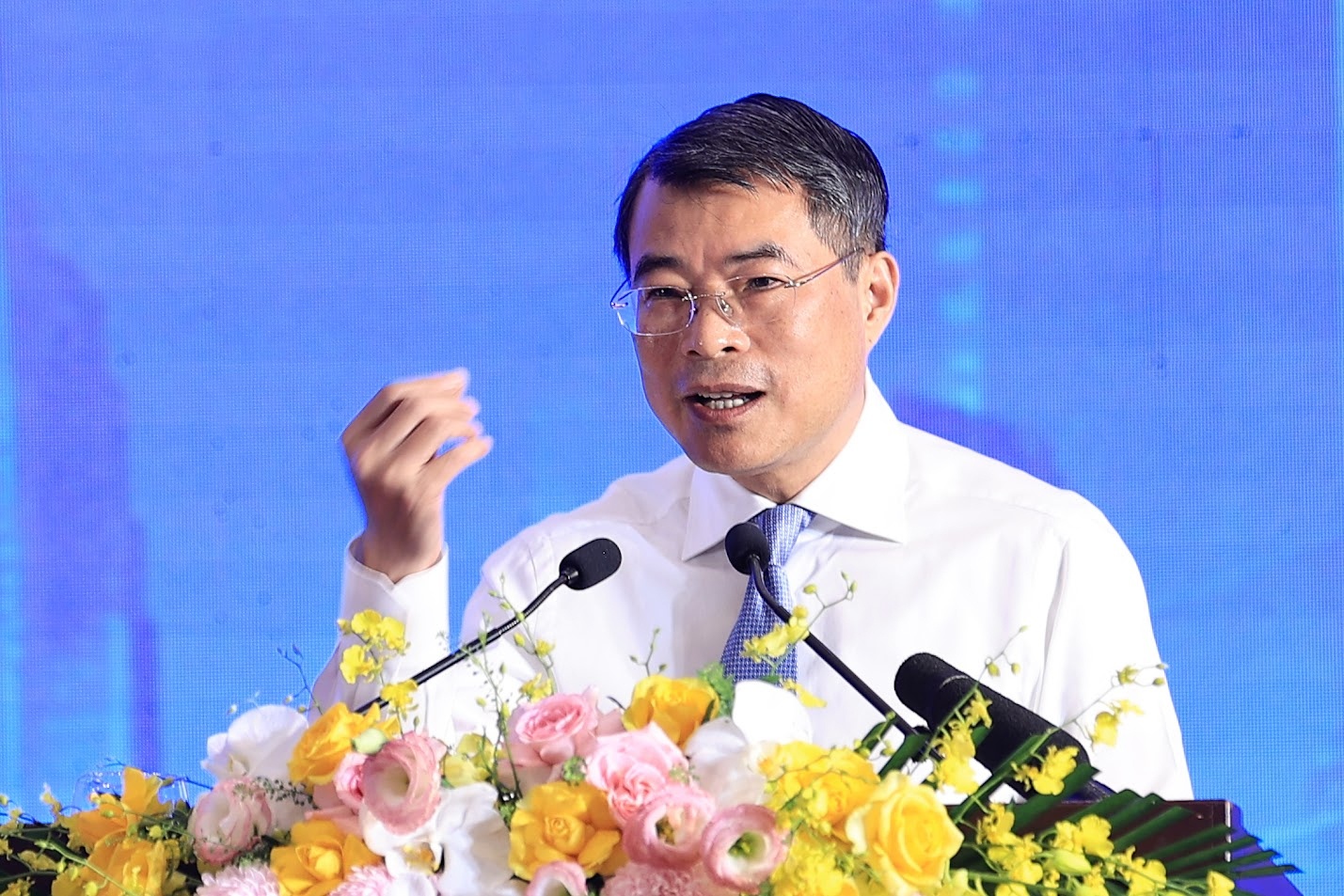 Thủ tướng: Hỗ trợ người trẻ mua nhà mà không phải dồn hết tài sản