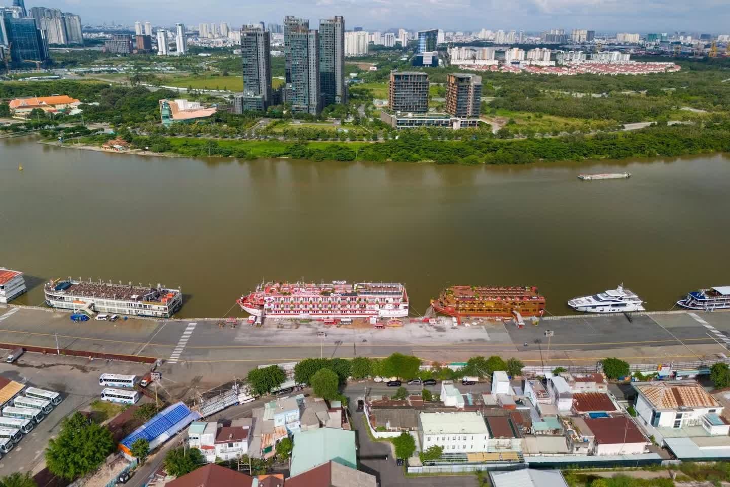c&ocirc;ng vi&ecirc;n kh&aacute;nh hội ảnh 2