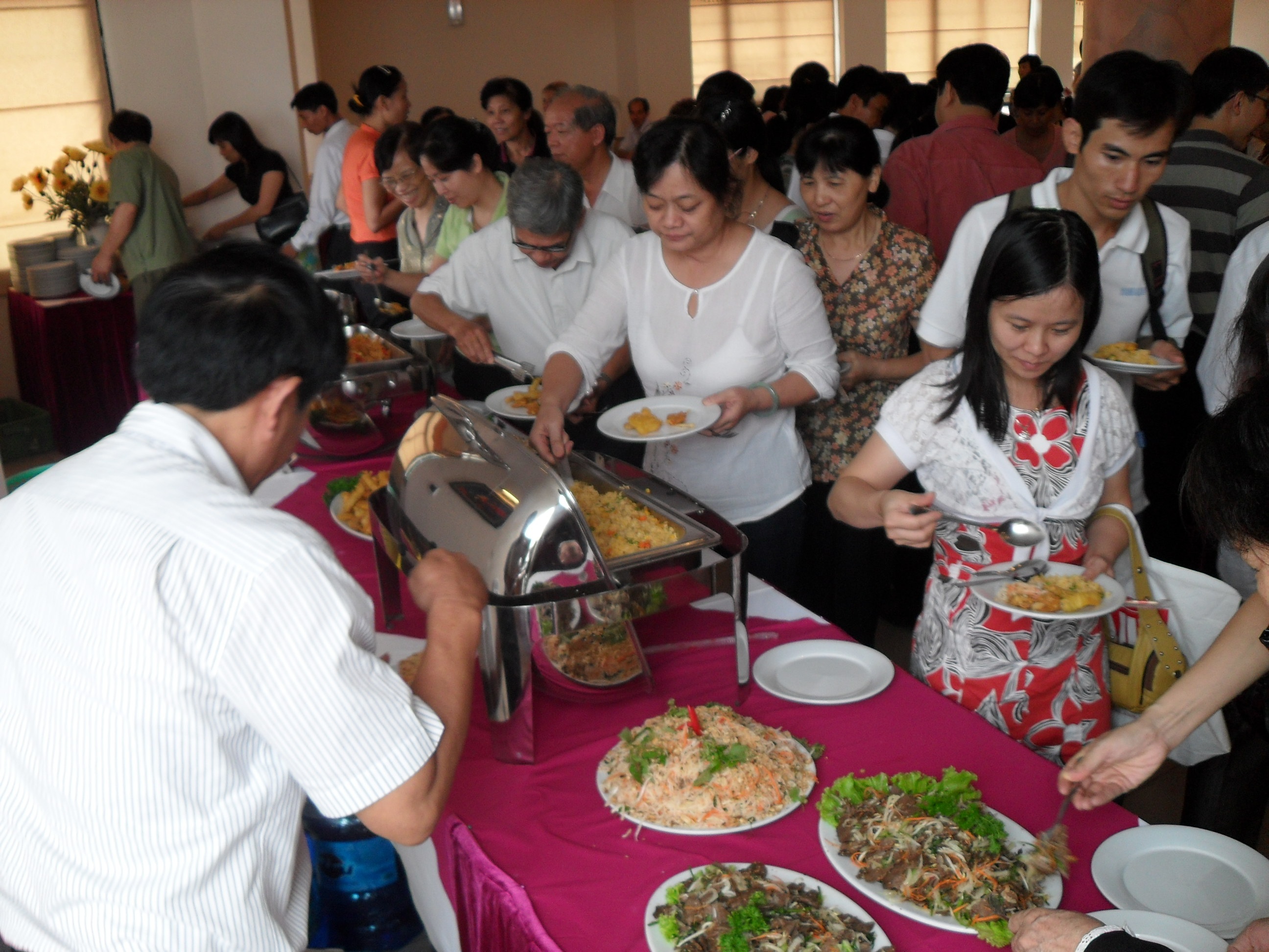 'Thang co hon': Noi ne mo hang, cho hot bac hinh anh