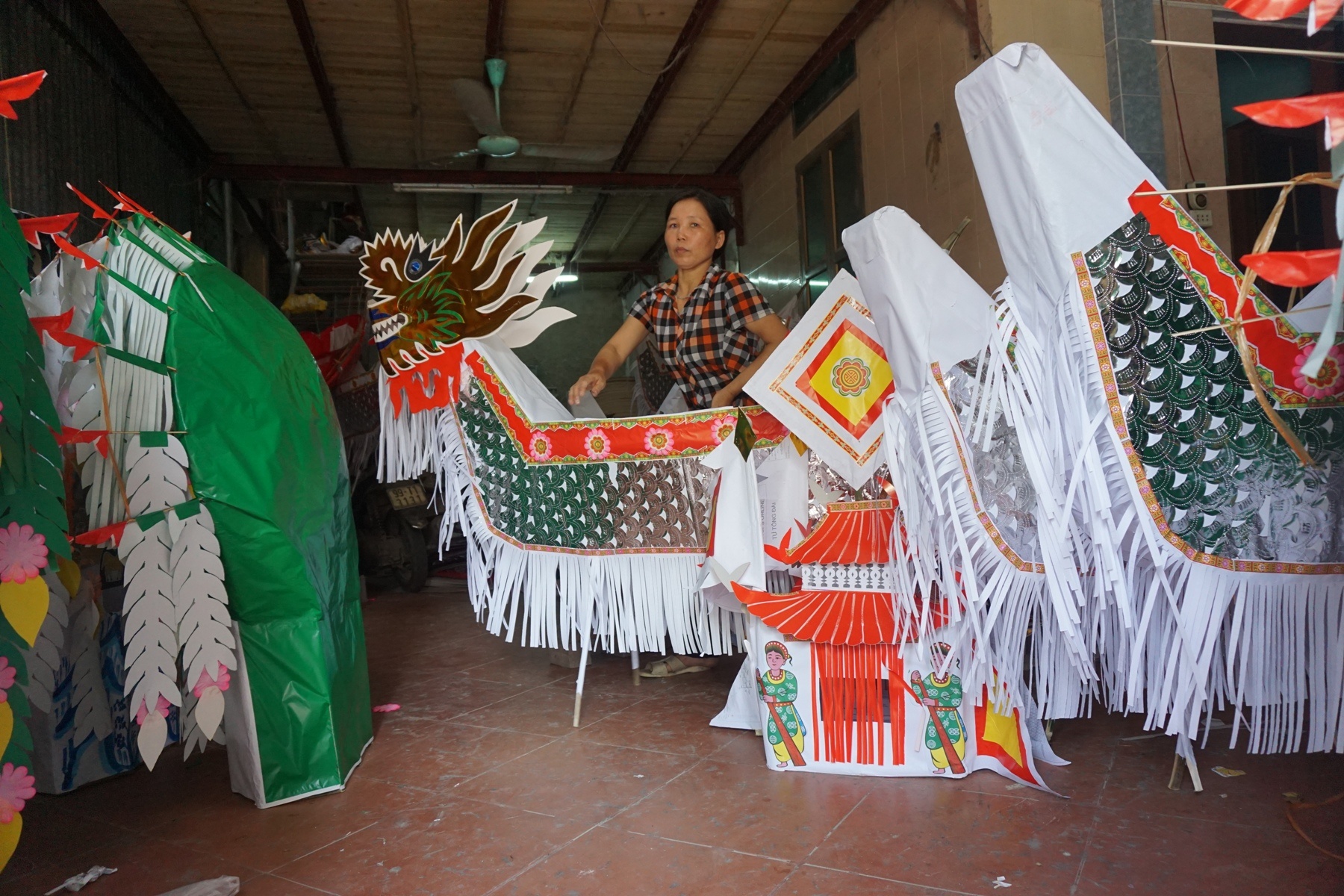 'Cong xuong vang ma' trang dem chay hang Ram thang 7 hinh anh