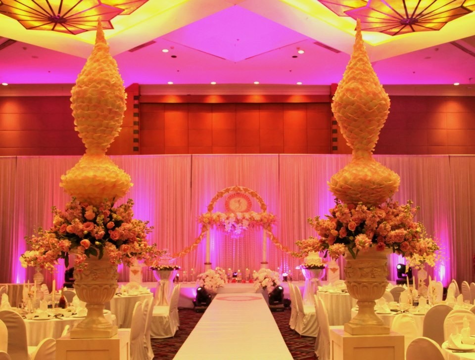 Dich vu 'make up' dam cuoi bang hoa gia tram trieu hinh anh