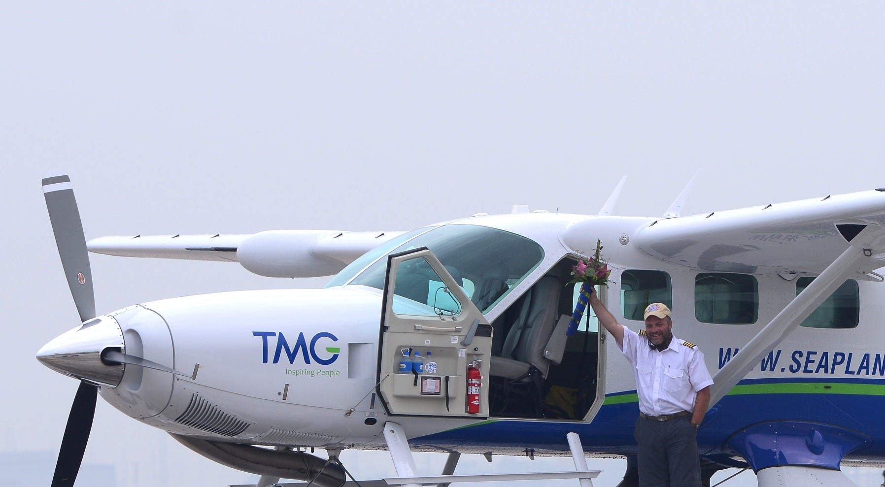 Hon 5 trieu cho 25 phut ngam vinh Ha Long tu thuy phi co hinh anh