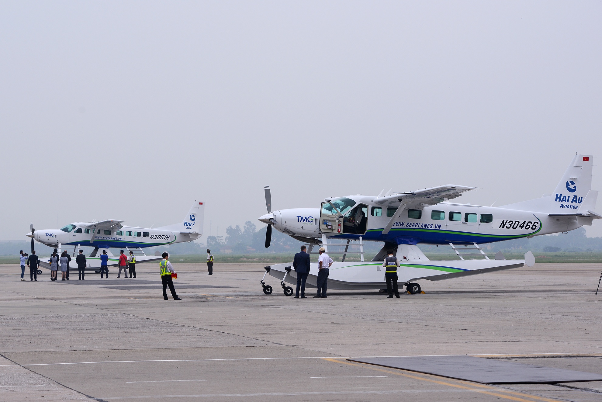 Hai chiếc thuỷ phi cơ đầu tiên về Việt Nam.