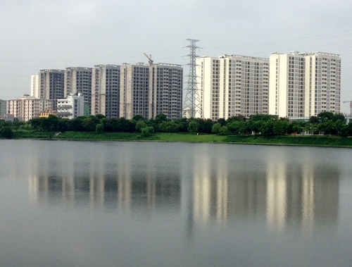 San tien, san mua dat vang lam cua de danh hinh anh