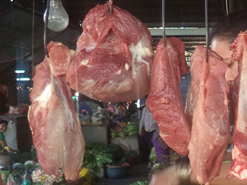 Lai dung chat cam nuoi heo sieu nac hinh anh