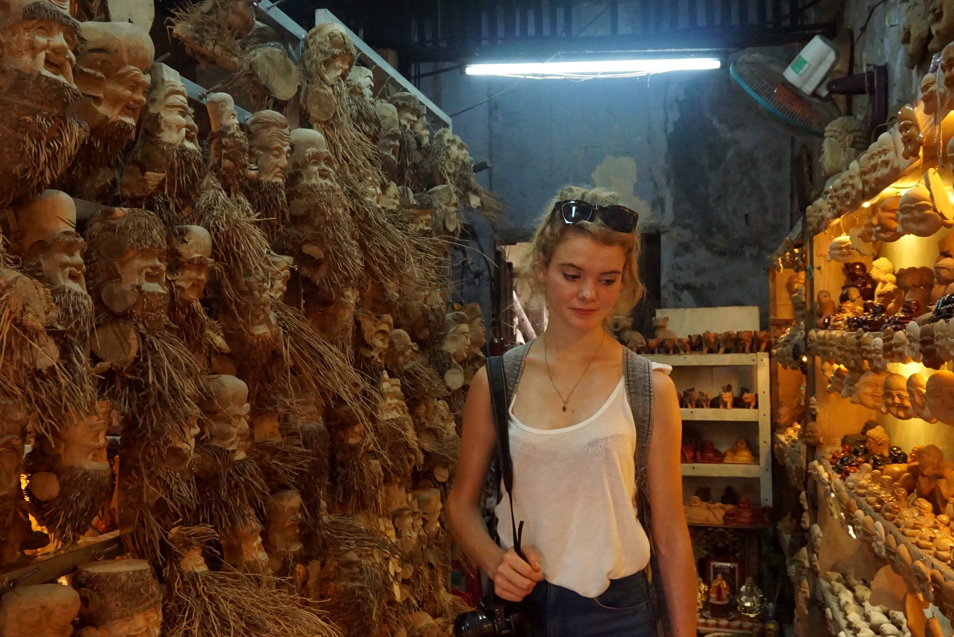 Nghe nhan pho Hoi deo goc tre ra tien hinh anh