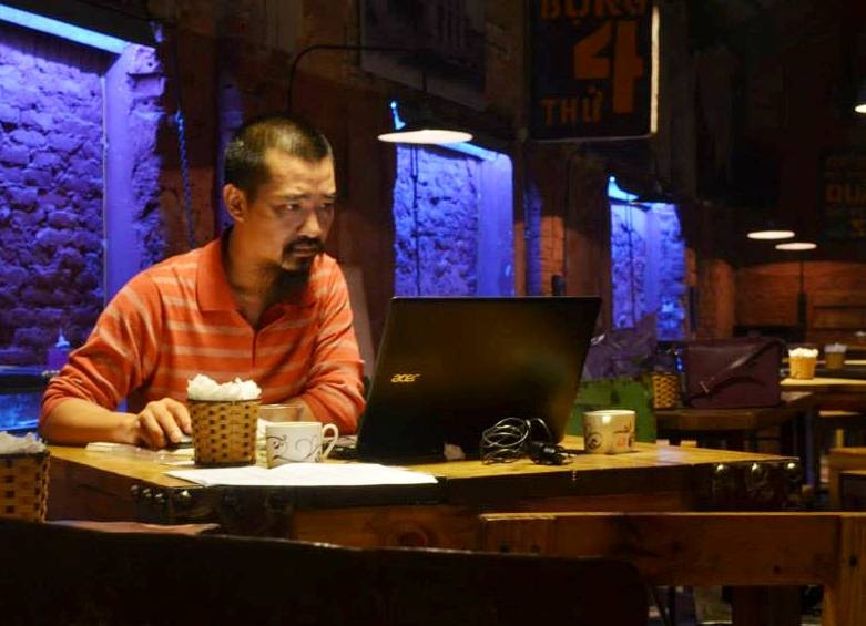 Ong chu khac thuong cua quan bar Tay dinh dam Hai Phong hinh anh