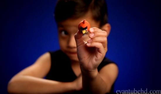 8 tuoi kiem tien ty nho nghe do choi hinh anh