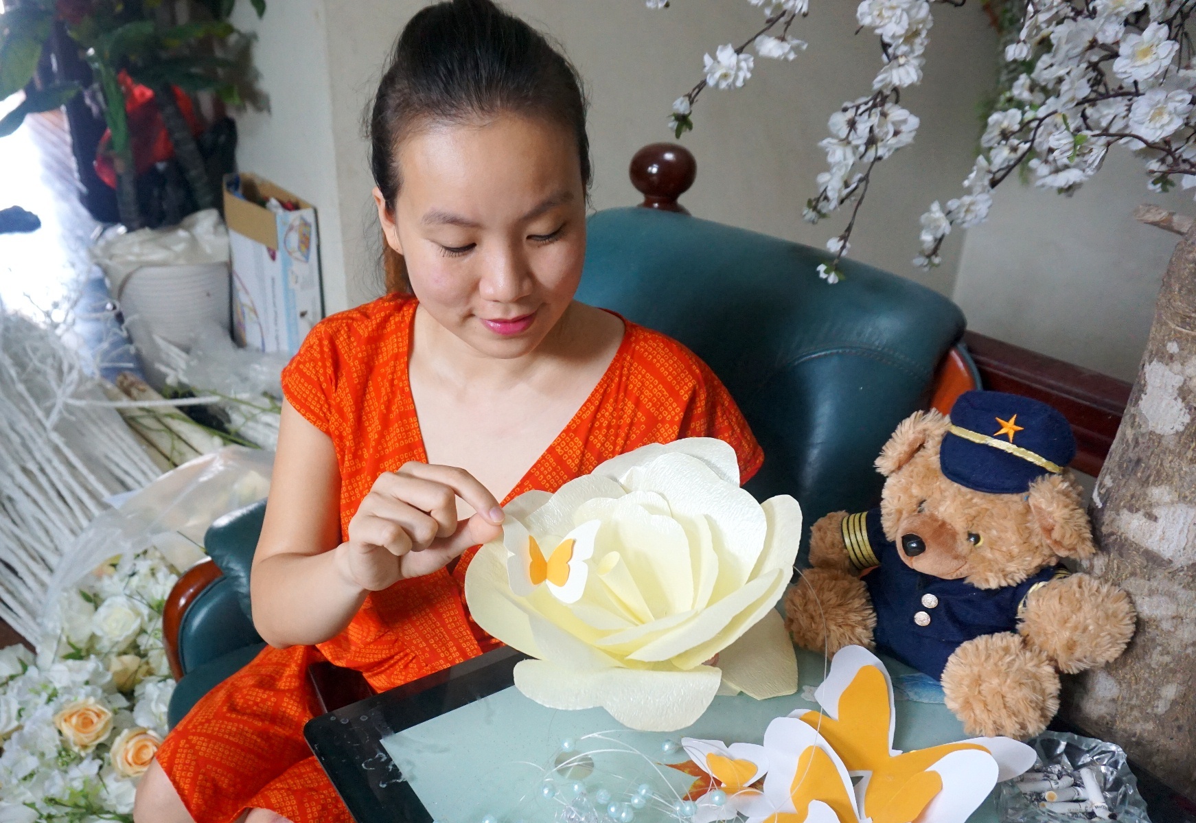 Cuu hoa hau nghi viec nghin do, me giay, dao keo va oc vit hinh anh