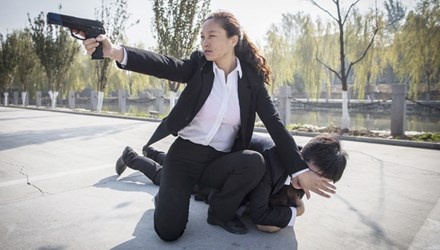 Nu ve si - nghe hot o Trung Quoc hinh anh