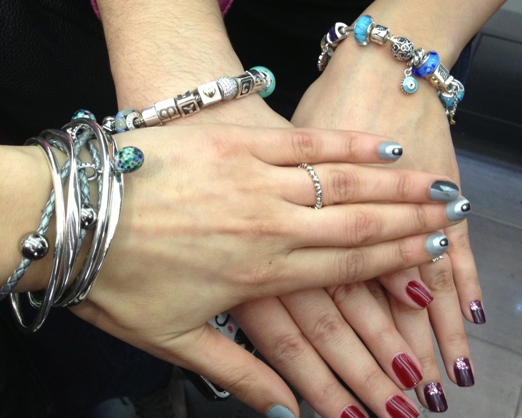 Ro mot choi vong tay sang tao ngon ca chuc trieu dong hinh anh