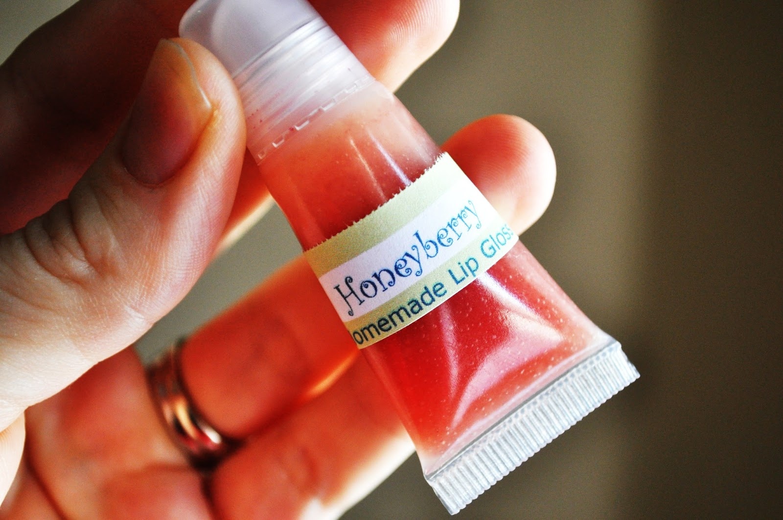 My pham tu che: Thoi son 50.000 dong, re hay dat? hinh anh