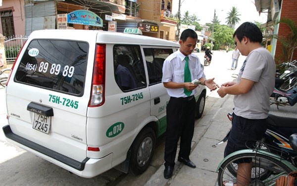 Gia cuoc taxi giam con 12.000 dong/km hinh anh