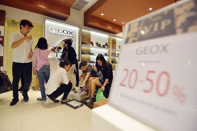 Lotte duoi khach ngheo: Khon ma chua kheo! hinh anh