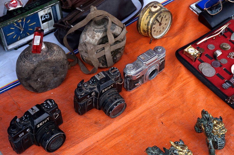 Những chiếc máy ảnh hiệu ZENIT huyền thoại một thời  do Liên Xô (cũ) sản xuất đã không còn sử dụng được nhưng rất quý với những nhà sưu tầm.