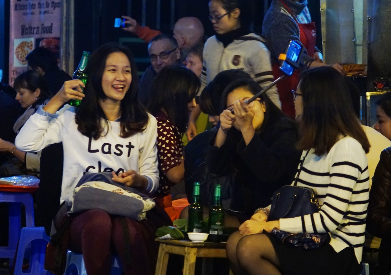 Duoi 10 do C, khach Sai Gon van me bia lanh 5.000 dong hinh anh