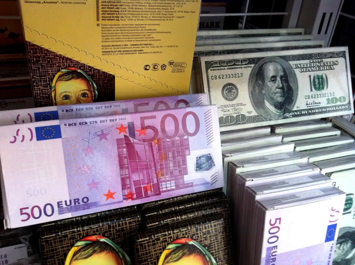 Hang xach tay Nga: 'Cho thay dong rup mat gia da mong re' hinh anh