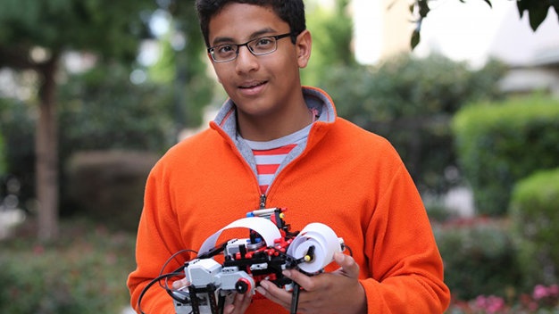 Doanh nhan 13 tuoi hinh anh