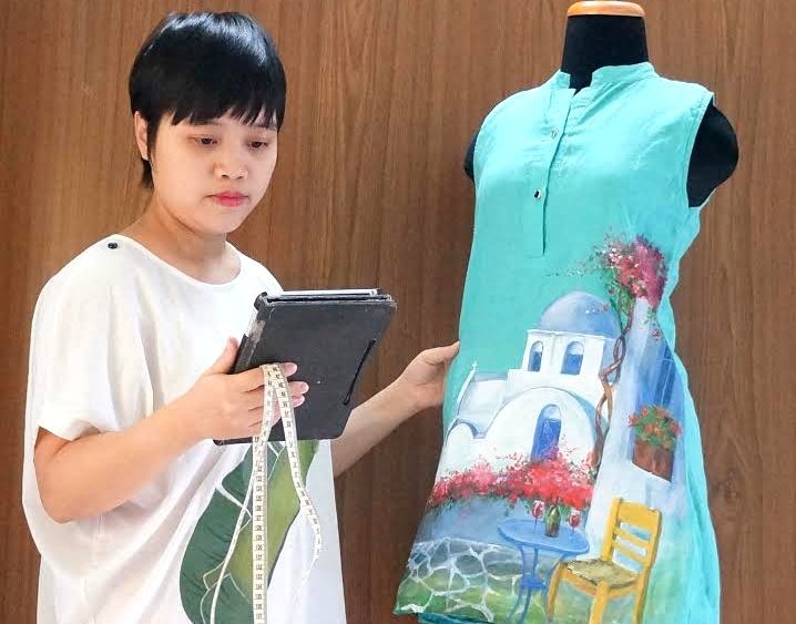 Me hang hieu, chuyen vien tai chinh kiem tien tu vay ve hinh anh