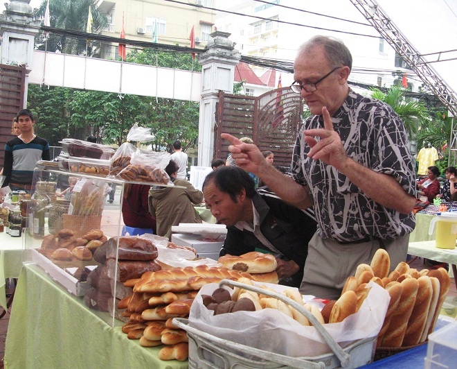 Doc dao cho nong san Tay giua long Ha Noi hinh anh