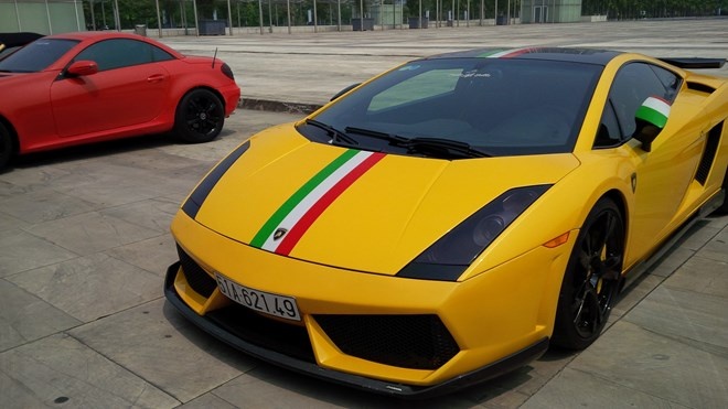 Sieu xe moi nhu cho ban hang da cap? hinh anh