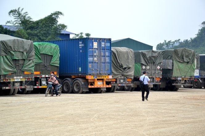 Hang nghin tan gao cho hu moc tai cua khau Lao Cai hinh anh