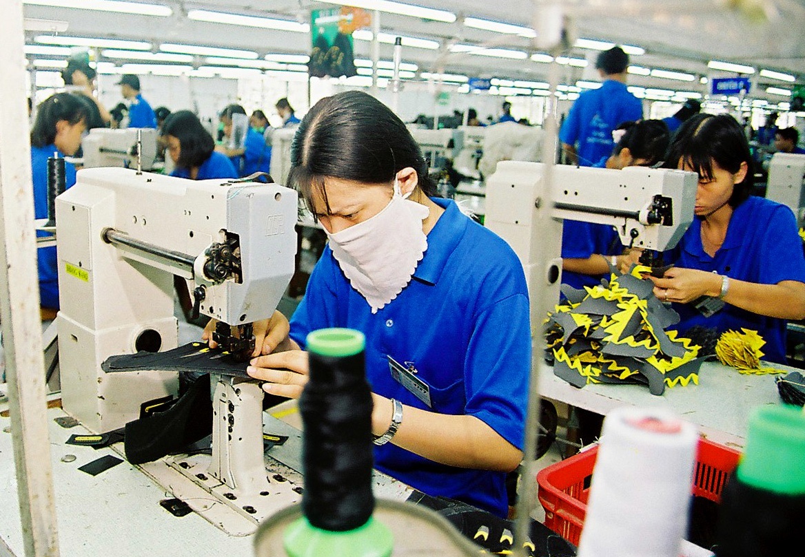 Dong bao hiem theo cach moi, ai huong loi? hinh anh