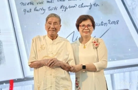 Nhac si Pham Tuyen tro thanh 'Hiep si De men' hinh anh