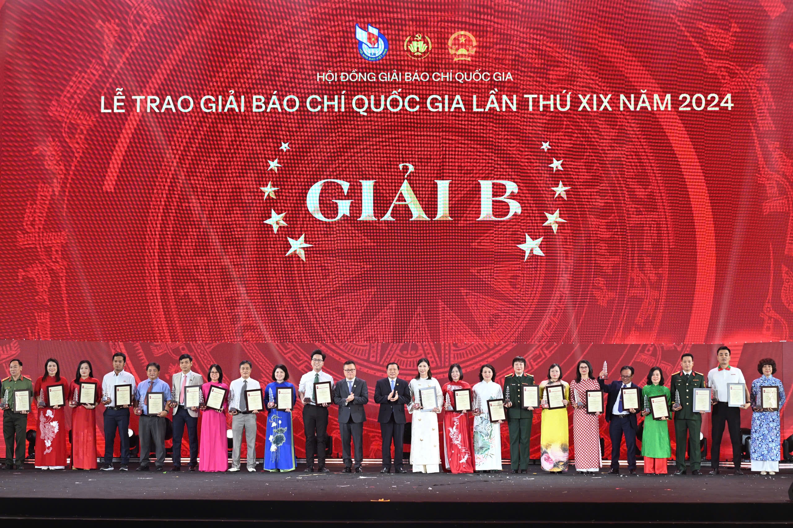 Giải báo chí, kỷ niệm báo chí, lễ trao giải, giải thưởng báo, báo chí sáng tạo ảnh 11 Giai bao chi, ky niem bao chi, le trao giai, giai thuong bao, bao chi sang tao anh 11