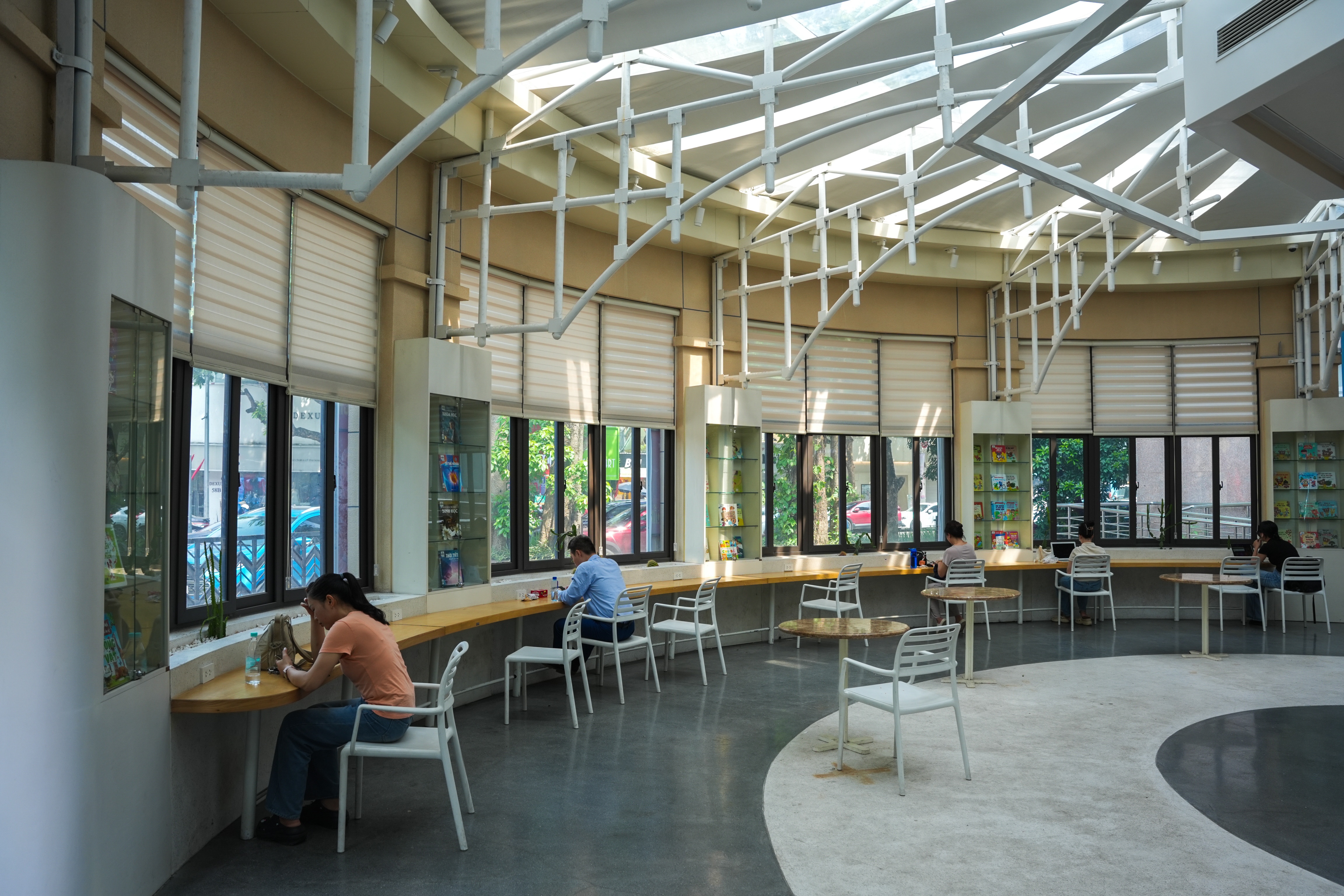 Thu vien Ha Noi,  thu vien,  khong gian hoc,  khong gian mien phi,  muon sach anh 2