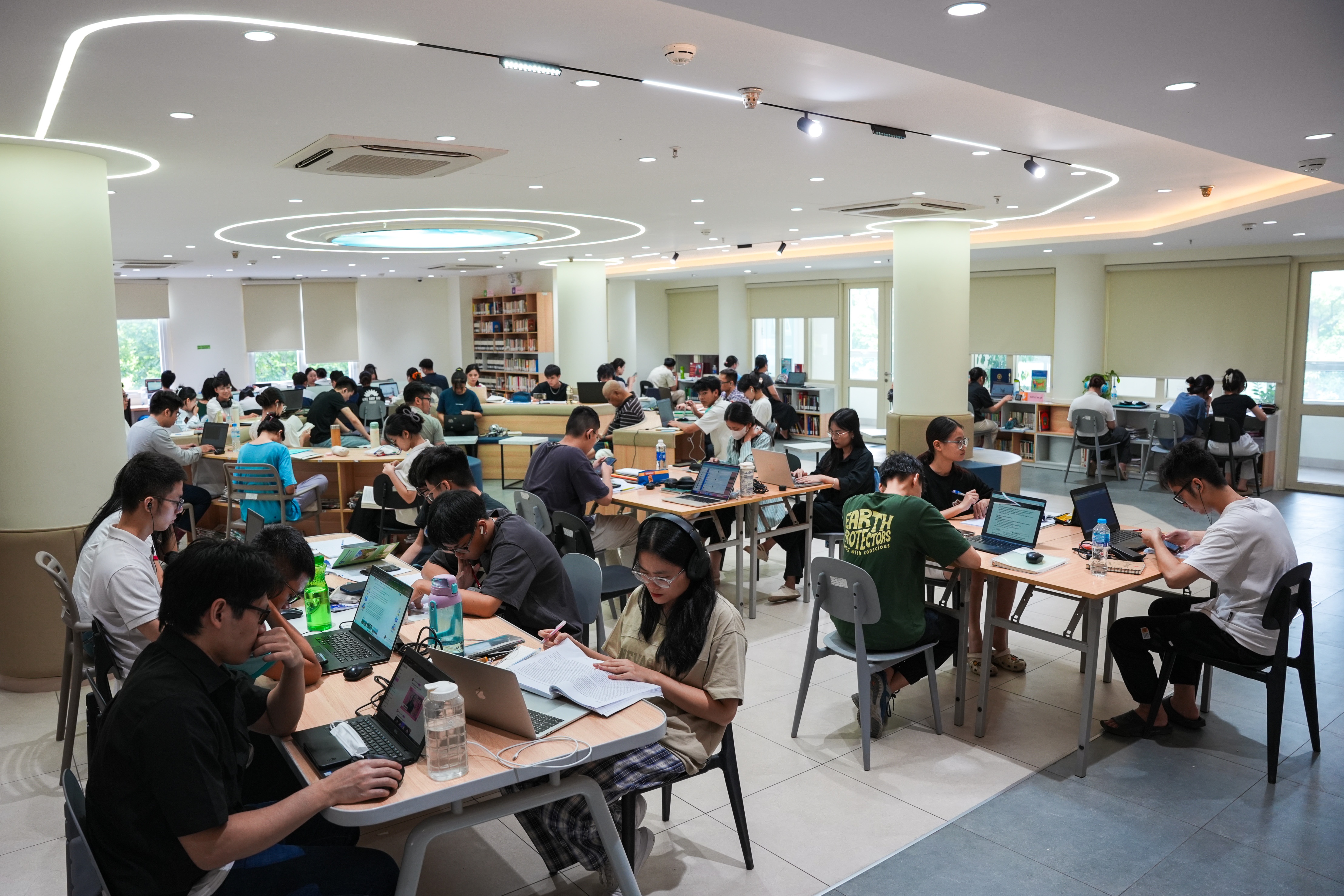 Thu vien Ha Noi,  thu vien,  khong gian hoc,  khong gian mien phi,  muon sach anh 16