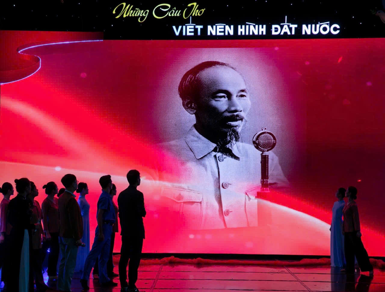chuong trinh van nghe,  van nghe ky niem,  Quoc Khanh,  Cach mang Thang Tam anh 1