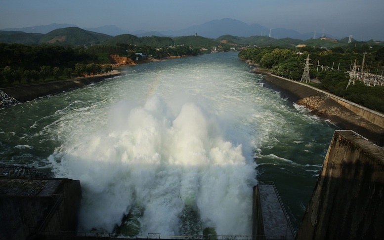 bao,  ung pho bao,  bao so 11,  kiem tra ho chua,  tinh mang nguoi dan anh 6