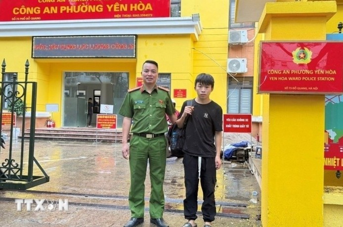Giai cuu mot nam thanh nien thoat khoi bay lua 'viec nhe, luong cao' hinh anh